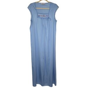 Vintage Vanity Fair Blue Embroidered Sleeveless Nightgown SMALL **NEVER WORN**